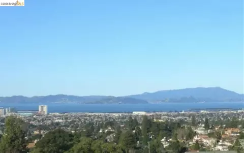 135 Alta Rd, Oakland, CA 94618