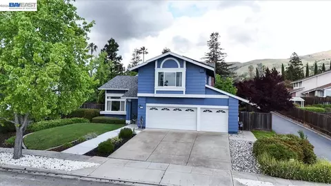 466 Crystalline Dr, Fremont, CA 94539