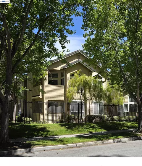 5246 Tacoma Cmn, Fremont, CA 94555