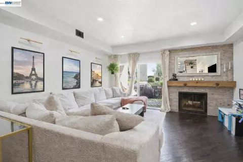 14404 Seagate Dr, San Leandro, CA 94577