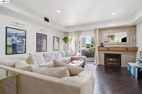 14404 Seagate Dr, San Leandro, CA 94577