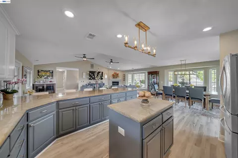 Kitchen - 2767 Canoe St, Copperopolis, CA 95228 photo 6 of 6