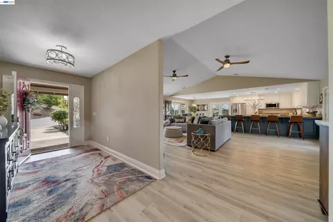 Entry Way - 2767 Canoe St, Copperopolis, CA 95228 photo 4 of 5