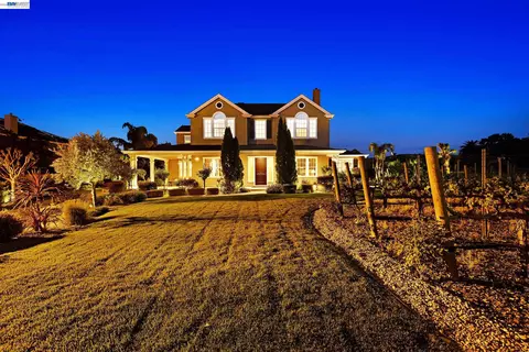 2886 Mission Ln, Livermore, CA 94550