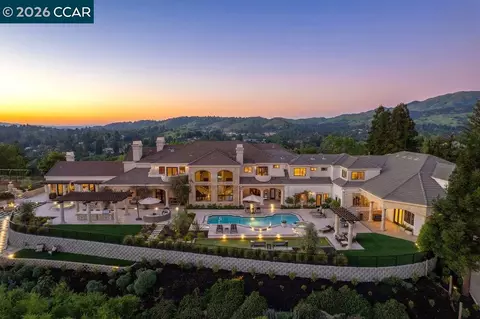 251 Santiago Ln, Danville, CA 94526