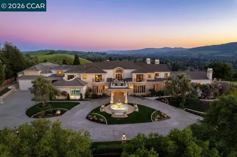 251 Santiago Ln, Danville, CA 94526