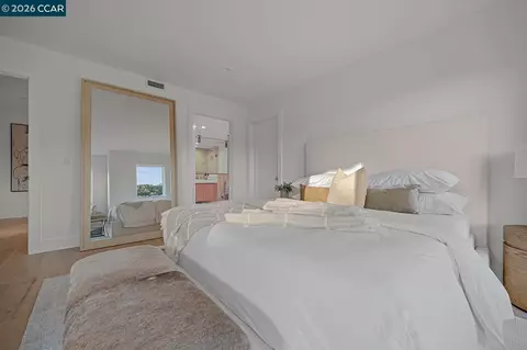Bedroom - 3742 Mt Diablo Blvd #2A, Lafayette, CA 94549 photo 1 of 6