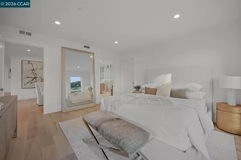 Bedroom - 3742 Mt Diablo Blvd #2A, Lafayette, CA 94549 photo 3 of 6