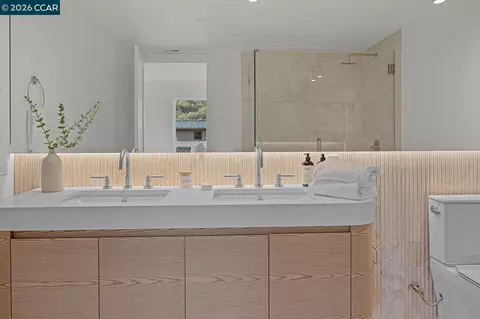 Bath - 3742 Mt Diablo Blvd #2A, Lafayette, CA 94549 photo 1 of 3