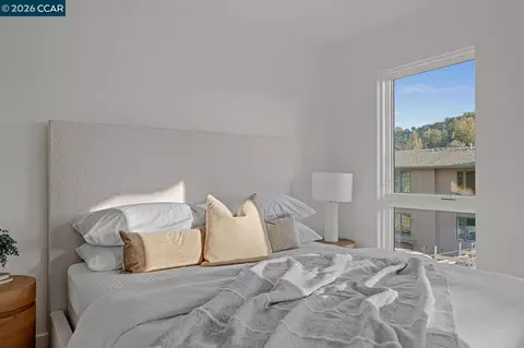 Bedroom - 3742 Mt Diablo Blvd #2A, Lafayette, CA 94549 photo 4 of 6