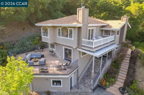 14 Springhill Ln, Lafayette, CA 94549