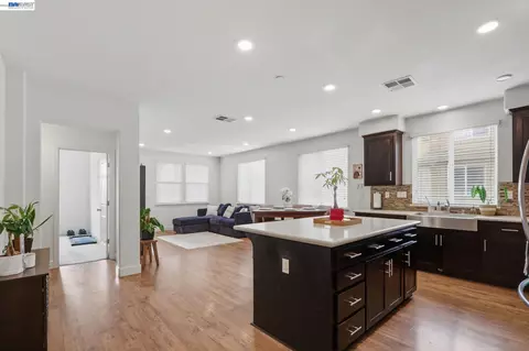 5659 Daylily St, Newark, CA 94560