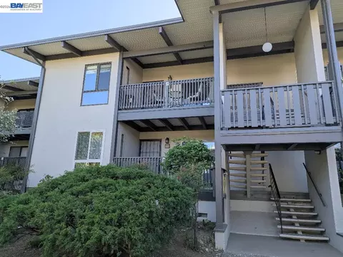 19100 Crest Ave #24, Castro Valley, CA 94546