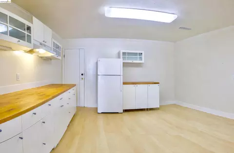 Kitchen - 926 Georgia St, Vallejo, CA 94590 photo 3 of 3