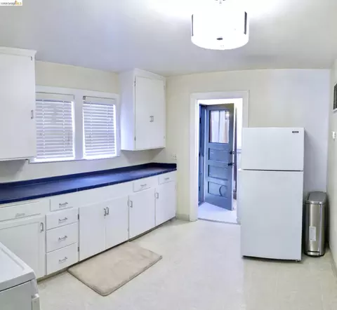 Kitchen - 926 Georgia St, Vallejo, CA 94590 photo 1 of 3