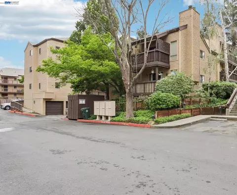 99 Cleaveland Rd #15, Pleasant Hill, CA 94523