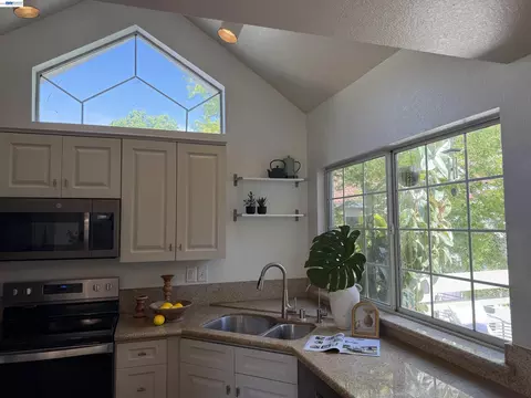 Kitchen - 7265 Cronin Cir, Dublin, CA 94568 photo 1 of 1