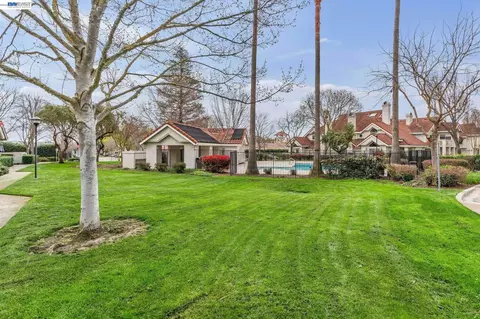 Exterior - 7265 Cronin Cir, Dublin, CA 94568 photo 5 of 7