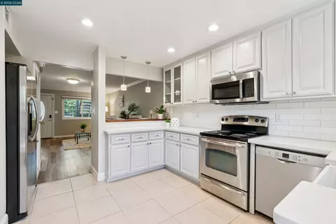 90 Laurel Dr, Danville, CA 94526