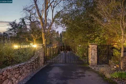 2490 Lunada Ln, Alamo, CA 94507