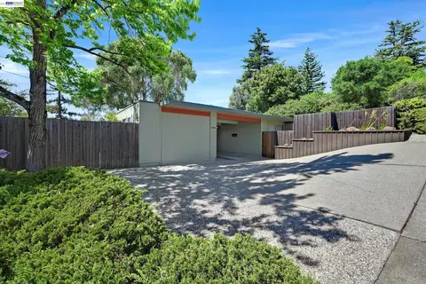 5354 Greenridge Rd, Castro Valley, CA 94552
