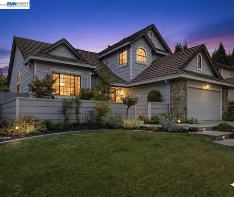 1095 Canyon Hills Rd, San Ramon, CA 94582