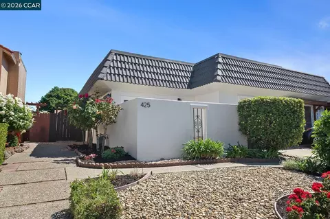 425 Glacier Dr, Martinez, CA 94553