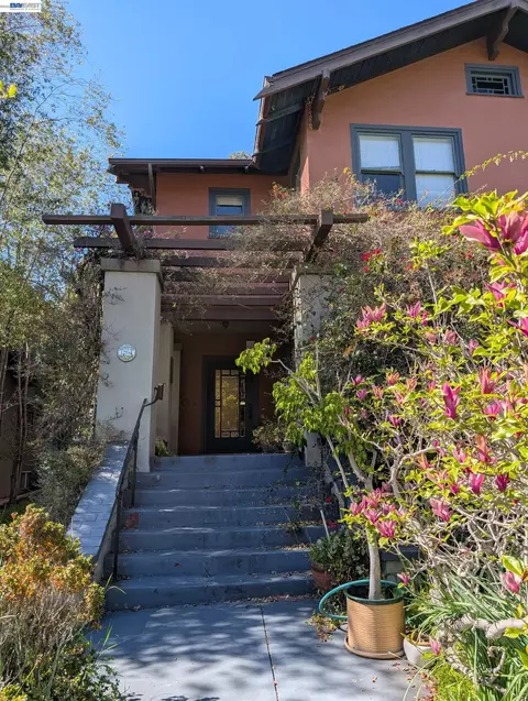 1264 Monterey Ave, Berkeley, CA 94707 photo 1