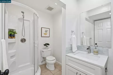 Bath - 1195 Kenwal Rd #B, Concord, CA 94521 photo 1 of 2