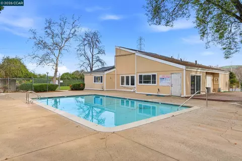 Exterior - 1195 Kenwal Rd #B, Concord, CA 94521 photo 4 of 5