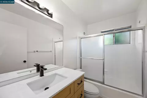 Bath - 36 Miramonte Dr, Moraga, CA 94556 photo 1 of 2