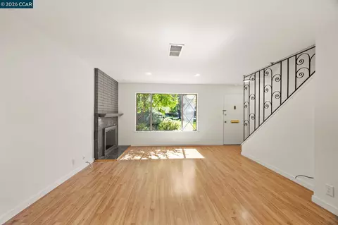 Living - 36 Miramonte Dr, Moraga, CA 94556 photo 2 of 6