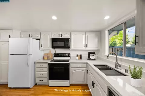 Kitchen - 36 Miramonte Dr, Moraga, CA 94556 photo 1 of 3