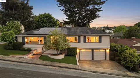 3740 Sky Ct, San Mateo, CA 94403