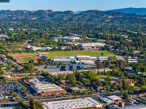 View/Area - 871 Litwin Dr, Concord, CA 94518 photo 8 of 11