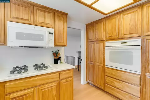 Kitchen - 871 Litwin Dr, Concord, CA 94518 photo 6 of 6