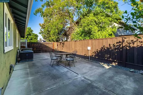 Exterior - 871 Litwin Dr, Concord, CA 94518 photo 11 of 14