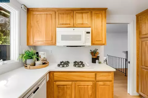 Kitchen - 871 Litwin Dr, Concord, CA 94518 photo 4 of 6