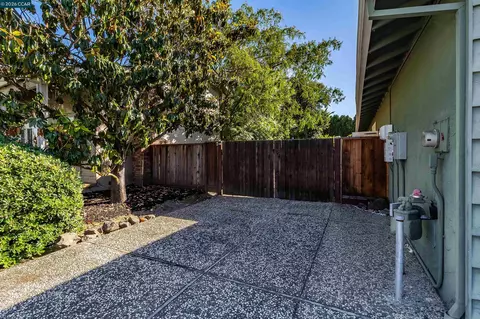 Exterior - 871 Litwin Dr, Concord, CA 94518 photo 13 of 14