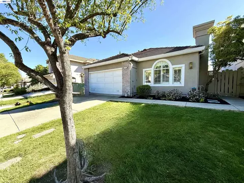 740 Glasgow Cir, Danville, CA 94526