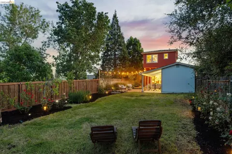 3136 Arizona St, Oakland, CA 94602