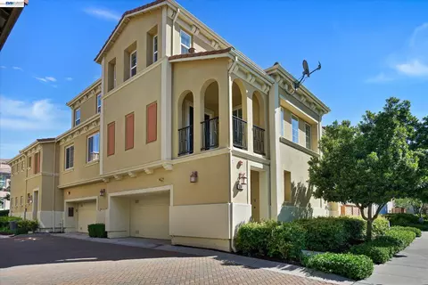 576 Heligan Ln #2, Livermore, CA 94551