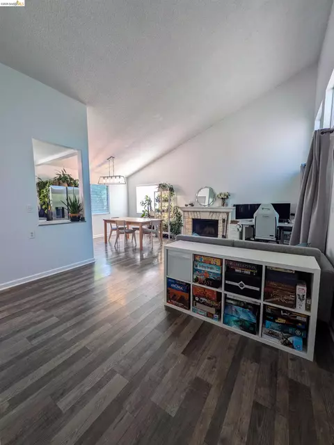 1164 Maywood Ln, Martinez, CA 94553