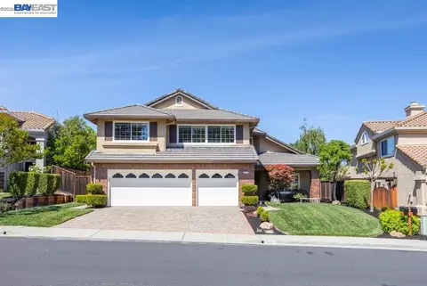 302 Sunset Dr, Danville, CA 94506
