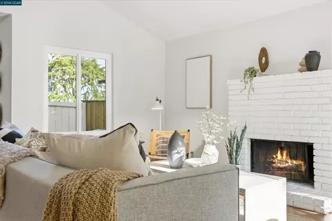 Living - 4203 Dubhe Ct, Concord, CA 94521 photo 1 of 2