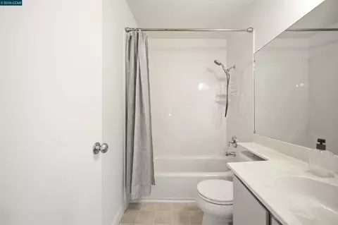 Bath - 4203 Dubhe Ct, Concord, CA 94521 photo 3 of 3