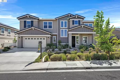 271 Eagle Nest Dr, Oakley, CA 94561