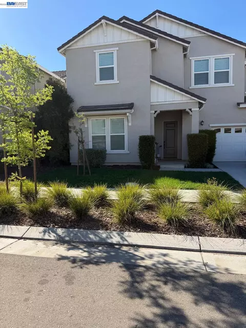 1550 Plumas Dr, Lathrop, CA 95330