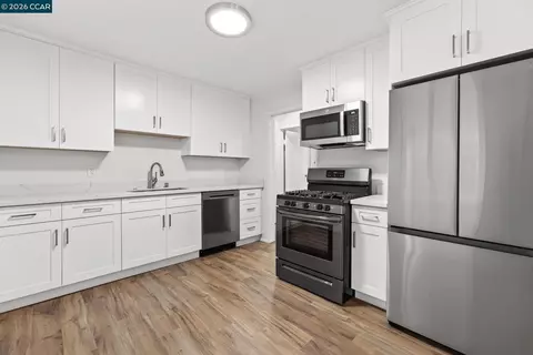 Kitchen - 1559 Linda Mar Blvd, Pacifica, CA 94044 photo 1 of 1