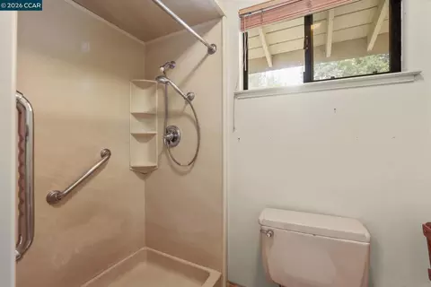 Bath - 31 Oak Knoll Loop, Walnut Creek, CA 94596 photo 4 of 5